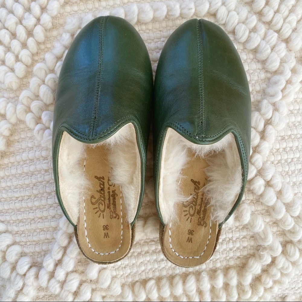 Denali Green Sabah Babas - shearling-lined mules